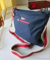 Borsa Prada modello Vintage Luna Rossa tessuto