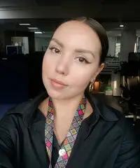 Dina, 35 anni Dina, 35 anni
