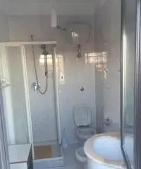 Camera con bagno