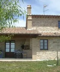Casale nuovo Umbria, pietra antica