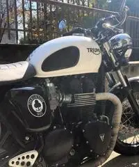 Triumph Thruxton 900 - 2005 Triumph Thruxton 900 - 2005