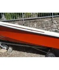 Barca vetroresina con motore e carrello