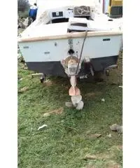 Barca con motore