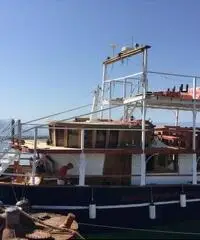 Barca 22m per 80 posti