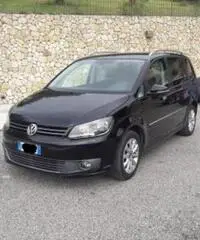 VOLKSWAGEN Touran - 2012 VOLKSWAGEN Touran - 2012