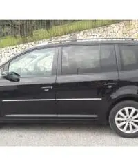 VOLKSWAGEN Touran - 2012 VOLKSWAGEN Touran - 2012