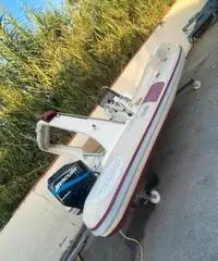 Gommone più motore e diritto di ormeggio