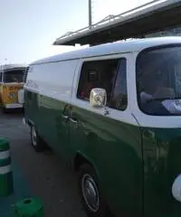 Volkswagen T2 panel del 1973 permuto con vetrato