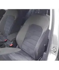 VOLKSWAGEN Golf 1.6 TDI DSG HIGL KM104.500 - 2016