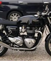 Triumph thruxton 1200