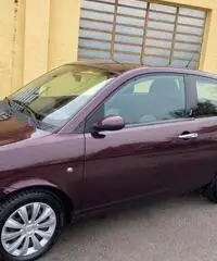 Lancia ypsilon 2008 1.2 benzina tenuta bene