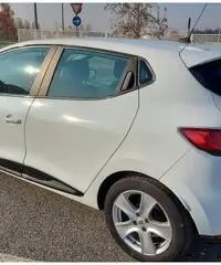 RENAULT Clio 4ª serie 1.2 benzina - POCHI KM