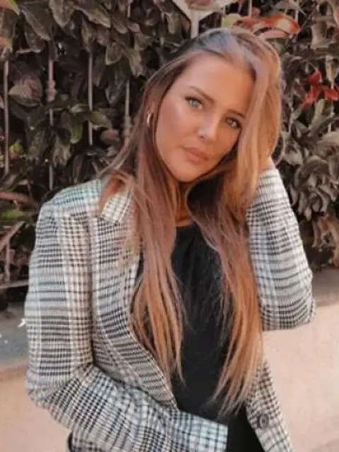 Commessa, receptionist, baby sitter Commessa, receptionist, baby sitter