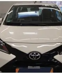 TOYOTA Aygo 1.0 VVT-i 69 CV 5 porte X-PLAY TOUCH TOYOTA Aygo 1.0 VVT-i 69 CV 5 porte X-PLAY TOUCH