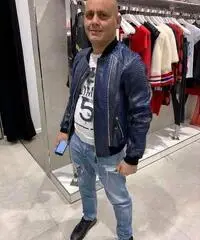 Sono un uomo semplice e amorevole che cerca il vero amore Sono un uomo semplice e amorevole che cerca il vero amore