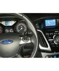 FORD FOCUS TITANIUM 1.6 cc GPL di fabbrica 120 cv FORD FOCUS TITANIUM 1.6 cc GPL di fabbrica 120 cv