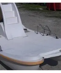 Pedalò con scivolo