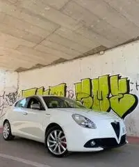 ALFA ROMEO Giulietta - 2011 ALFA ROMEO Giulietta - 2011