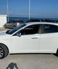 ALFA ROMEO Giulietta - 2011 ALFA ROMEO Giulietta - 2011