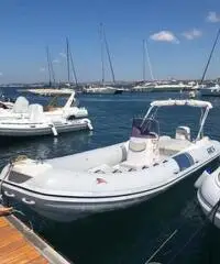 Gommone con carrello