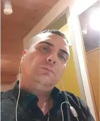 Bel ragazzo cerca una seria Bel ragazzo cerca una seria