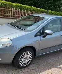 Fiat grande punto 1.4 benzina neopatentati 2006 Fiat grande punto 1.4 benzina neopatentati 2006