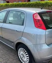 Fiat grande punto 1.4 benzina neopatentati 2006 Fiat grande punto 1.4 benzina neopatentati 2006