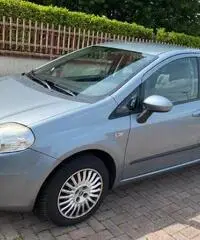 Fiat grande punto 1.4 benzina neopatentati 2006 Fiat grande punto 1.4 benzina neopatentati 2006