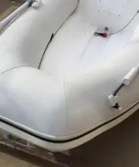 Tender carena in resina da 220