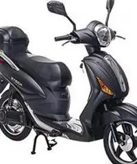 Scooter elettrico ztech yadea 500w 60v a litio Scooter elettrico ztech yadea 500w 60v a litio
