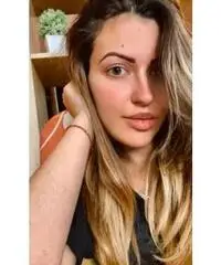 Ragazza disponibile come baby sitter o compiti Ragazza disponibile come baby sitter o compiti