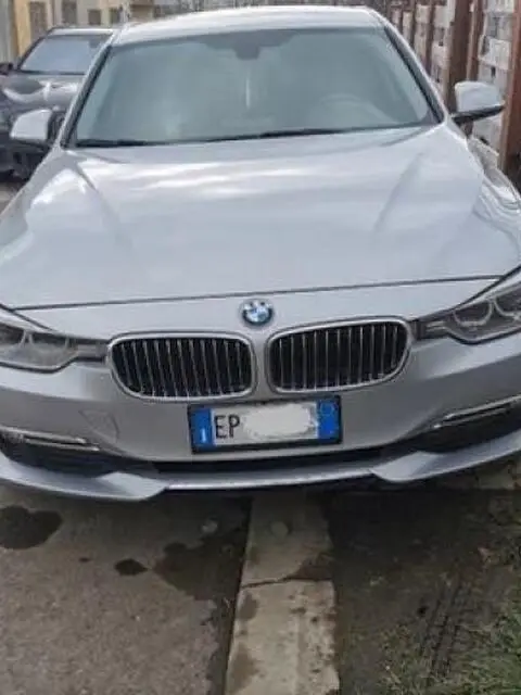 Bmw 318d Touring 2013 Motore rotto Bmw 318d Touring 2013 Motore rotto