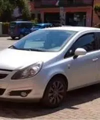Opel corsa 1.2 gpl neo patentati Opel corsa 1.2 gpl neo patentati