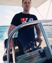 Ragazzo italiano.... automunito, per servizi vari