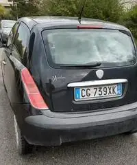 Lancia y benzina