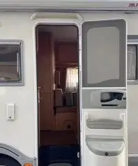 Camper Laika X700: 5 posti, doppia dinette