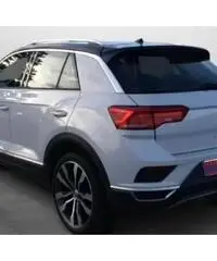 VW T-Roc 2.0tdi150cv 4WD TETTO-VIRTUAL-R19-LED2019 VW T-Roc 2.0tdi150cv 4WD TETTO-VIRTUAL-R19-LED2019