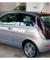 Lancia Ypsilon 1.3 MJT 75CV Platino PELLE BOSE Lancia Ypsilon 1.3 MJT 75CV Platino PELLE BOSE