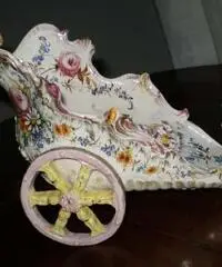 Raffinata ceramica “Carro con uccelli” di Nove '800 - Vicenza