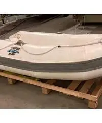 Tender Arimar con chiglia in vtr da 270