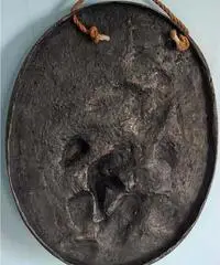 Bassorilievo in bronzo con satiri. - Vicenza