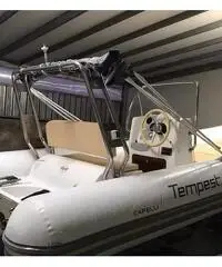 Gommone tempest capelli