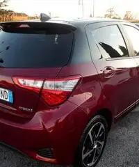 Toyota yaris 1.5 trend red edition hybrid