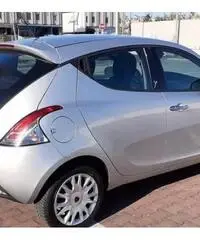 LANCIA Y 1.3 MJT 75 CV S&S GOLD