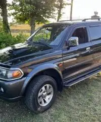 MITSUBISHI Pajero Sport MITSUBISHI Pajero Sport