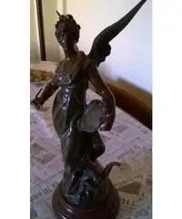 STATUA STILE LIBERTY - Milano STATUA STILE LIBERTY - Milano