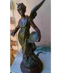 STATUA STILE LIBERTY - Milano STATUA STILE LIBERTY - Milano