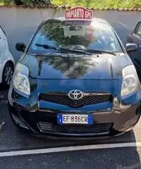 Toyota Yaris 1.0 5 porte Toyota Yaris 1.0 5 porte