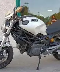 Ducati Monster 696 - 2009 Ducati Monster 696 - 2009