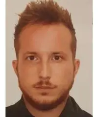 Impiegato/ no cameriere di sala Impiegato/ no cameriere di sala